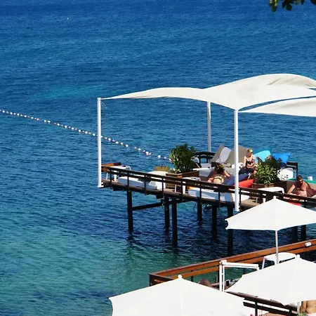 Paradise Bardakci מלון 5*