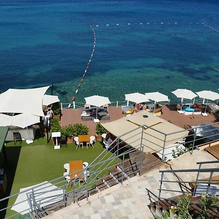 Paradise Bardakci מלון 5*